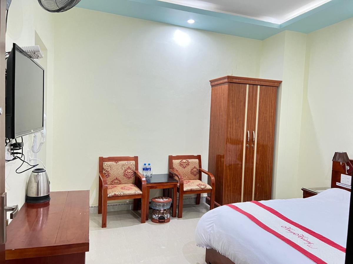 Huy Hoang Hotel Dồng Van Bagian luar foto