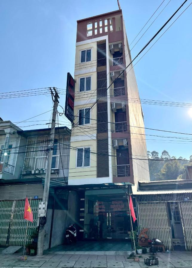 Huy Hoang Hotel Dồng Van Bagian luar foto